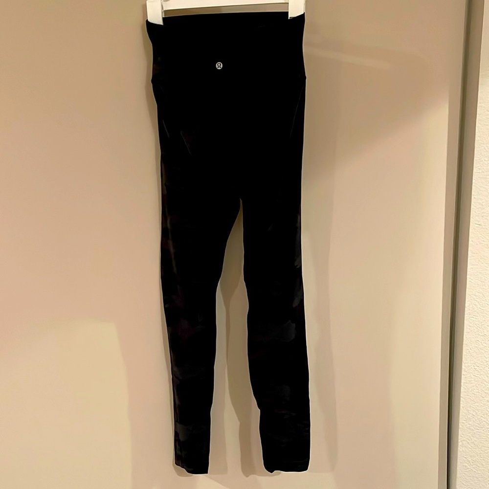 Lululemon leggings size 6.